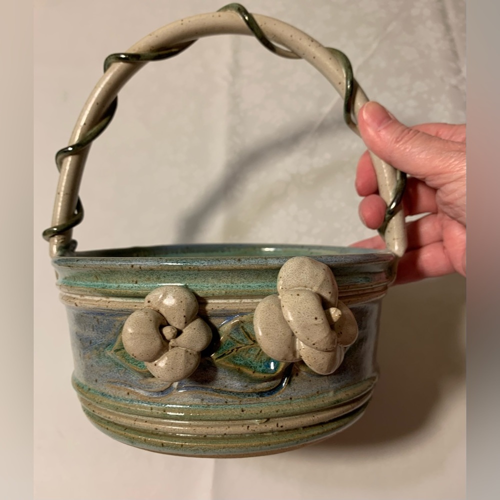 EUC Stoneware Bread Basket: Cream & Blues, Vine-Wrapped Handle,Floral/Leaf Decor
